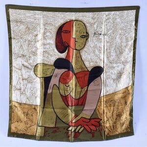 Picasso Print Scarf ‘Seated Woman’ in Beige, Tan, Olive Green & Red